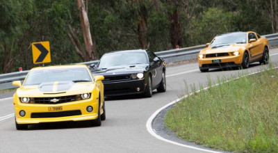 <span style='background: #ff0000'>Mustang</span>, Camaro and Challenger converted in Japan. - Photo