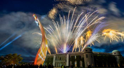 The <span style='background: #ff0000'>Goodwood</span> historic auto races run every year, it is the world’s largest annual event which… - Photo