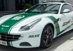 The police pursues the speeders with a Ferrari FF! - Photo