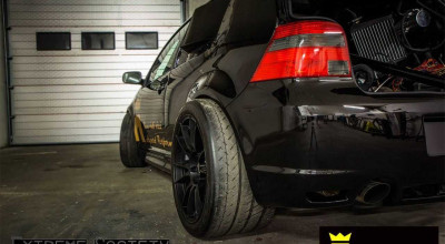 This <span style='background: #ff0000'>Volkswagen</span> <span style='background: #ff0000'>Golf</span> 4 hides a Lamborghini Gallardo engine in the trunk - Photo