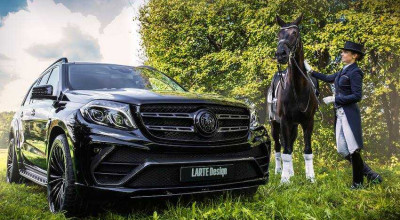 Weird Race: Mercedes Benz vs Horse (VIDEO) - Photo