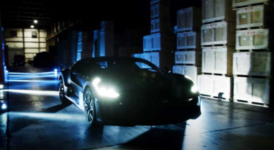 Feel the Matte Blue Carbon Bugatti Divo Elegance - Photo