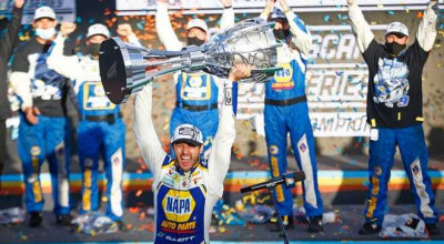 Chase Elliott Takes Wins 2020 <span style='background: #ff0000'>NASCAR</span> <span style='background: #ff0000'>Cup</span> <span style='background: #ff0000'>Series</span> Championship - Photo