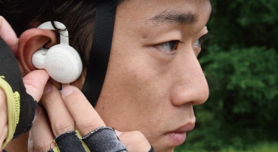 Is Using Headphones While Cycling is a Safety Risk? - Photo