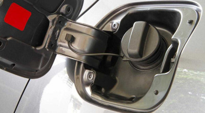 Is It a Stupid Idea To Put VODKA in Your Gas Tank? - Photo