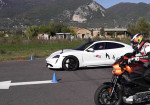 Drag Race: Porsche Taycan vs. Harley-Davidson LiveWire - Photo