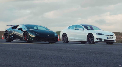 Drag Race: <span style='background: #ff0000'>Lamborghini</span> <span style='background: #ff0000'>Huracan</span> Performante vs. Tesla Model S - Photo