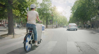 The Cargo Electric Bicycle Ambulance is faster through traffic - Photo