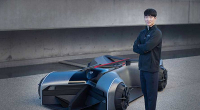 2050 Nissan GT-R(X) Concept Will Make You Drive Differently - Photo