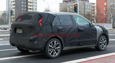 Kia Niro Spy Photos Reveal HabaNiro Concept Accent Designs - Photo