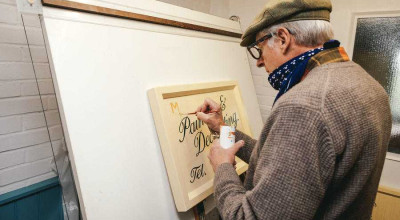 Car Signwriting Has Humbling Coming Back - Photo