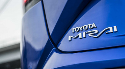 2021 Toyota Mirai RWD Fuel Cell Car Photo Gallery - Photo