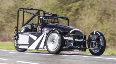 2022 Morgan 3 Wheeler Was Confirmed In Testing Shot In A Roll Cage - Photo