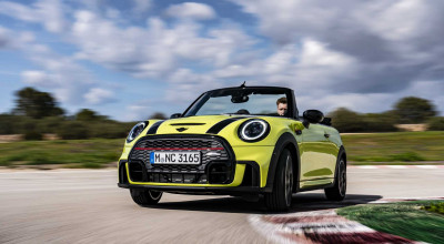 MINI’s Facelifted JCW Hot Hatch And Convertible Exposed In A Photo Gallery - Photo
