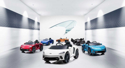 Supercar For Kids! New 2022 <span style='background: #ff0000'>McLaren</span> GT Ride-On - Photo