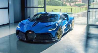 The Magnificent $5,000,000 Bugatti Divo Is Unboxed - Photo