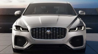 R-Dynamic Black Treatment Is Applied To Jaguar XE And XF - Photo