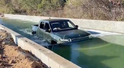 Rivian R1T Navigates Through At Least 3 Feet Of Water With Ease - Photo