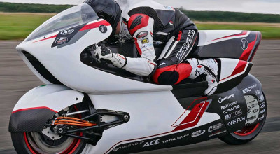 White Motorcycle Concepts’ WMC250EV Is About To Set Its First Record - Photo