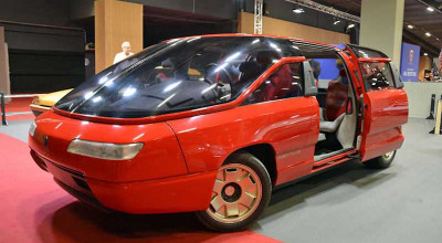 This Bertone Genesis Minivan's Powerplant Was A Countach - Photo