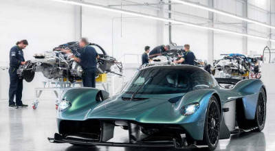 Aston Martin Valkyrie Meets Its First Client - Photo