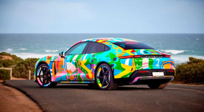 Porsche Develops The Taycan NFT, A Car Based On Digital <span style='background: #ff0000'>Art</span> - Photo