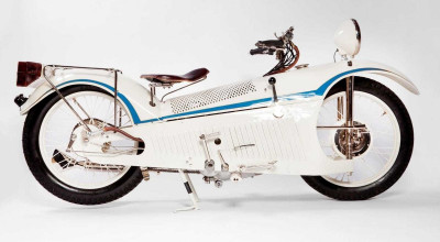 Another Day, Another Bizarre Motorcycle: The Majestic - Photo