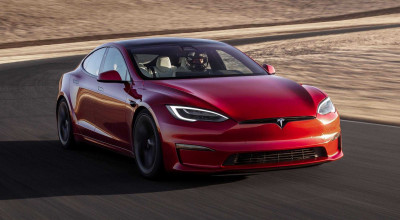 Jay Leno Sets 9.24s Quarter-Mile Record In Tesla Model S Plaid - Photo