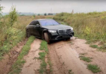 Whole New Level of Crazy: Russian Vloggers Wreak Havoc On A Mercedes-Benz S-Class W223 - Photo