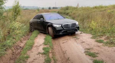 Whole New Level of Crazy: Russian Vloggers Wreak Havoc On A Mercedes-Benz S-Class W223 - Photo