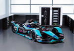 Jaguar Recycles Old Batteries To Build A 125 kWh Storage Unit - Photo