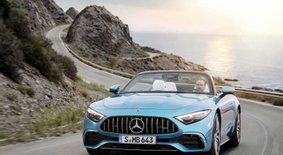 2023 Mercedes-AMG SL43 Uses An Electric Turbocharged Four-Cylinder Engine - Photo