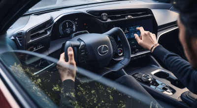The Interior Of The 2023 Lexus RZ 450e Reveals A Yoke-Style Steering Wheel - Photo