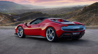 The 2023 Ferrari 296 GTS Hybrid Is An 819-HP Tornado - Photo