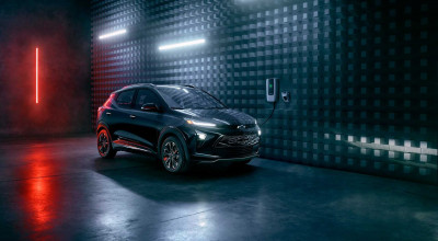 The 2023 Chevrolet Bolt EUV Gets A Redline Edition - Photo