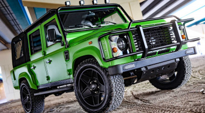 This Land Rover Defender Is The Only One In The World Painted In Lamborghini's Distinctive Verde Mantis Color - Photo