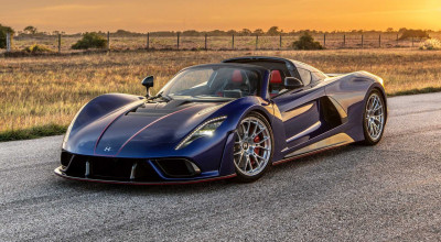 The New Hennessey Venom F5 Roadster Can Reach Speeds of Over 300 MPH - Photo