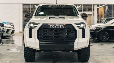 Japanese Tuner GMG Double Eight Gives The Toyota Hilux A Tundra Face - Photo