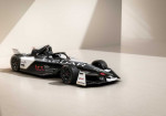 Jaguar Debuts Its New I-Type 6 Formula E Race Car - Photo