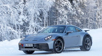 Here Are Some Brand-New, Actual Pictures Of The <span style='background: #ff0000'>Porsche</span> 911 Dakar - Photo