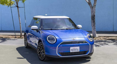 The Completely Redesigned 2025 Mini Cooper S Is Here at Last - Photo