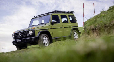 Mercedes-Benz Celebrates 500,000 G-Class Vehicles Produced With A Cool Throwback Model - Photo
