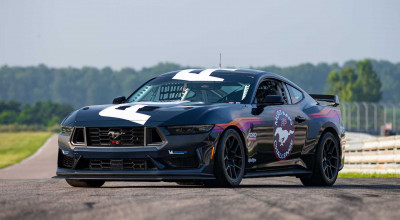 Ford Mustang Dark Horse R Is Built To Go Fast - Photo