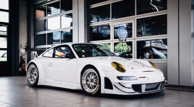Extremely Rare Porsche 911 GT3 RSR Is Now For Auction - Photo