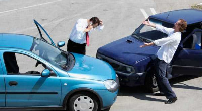 Dumbest Driving Mistakes We've All Made (and How to Dodge 'Em!) - Photo