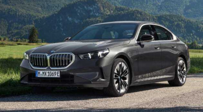 Titans Unleashed: The Revamped BMW 530e and 550e xDrive Pack More Punch Than Ever - Photo