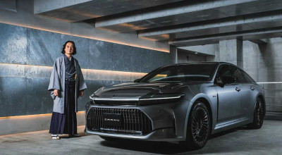 Toyota Crown Sedan: The Fall's Showstopper  - Photo