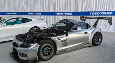 Road-Legal BMW Z4 GT3 Roars with a Supercharged Mercedes V12 - Photo