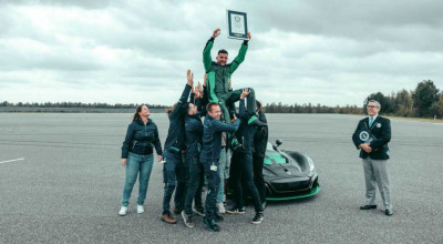 Rimac Nevera Breaks Speed Record... In Reverse! - Photo