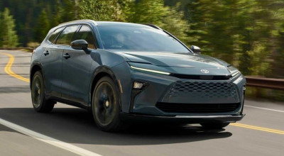 Toyota Expands Crown Lineup With Luxurious 2025 Crown Signia SUV - Photo